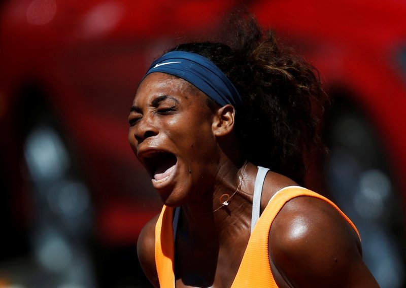 Serena ponovo razbila Šarapovu za novu titulu