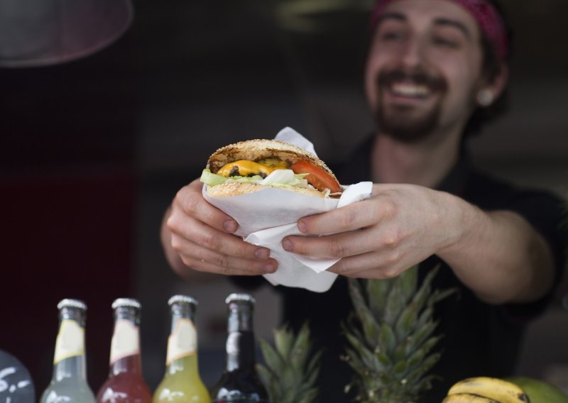 Čujete li glasove u glavi koji vas zovu na hamburger? Ovaj fenomen ima svoje ime, ali i rješenje