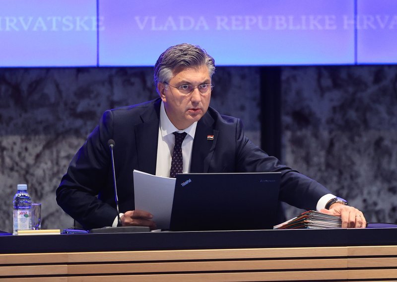 Na zatvorenoj sjednici Vlade donesene dvije odluke, zbog tajnosti nisu objavljene