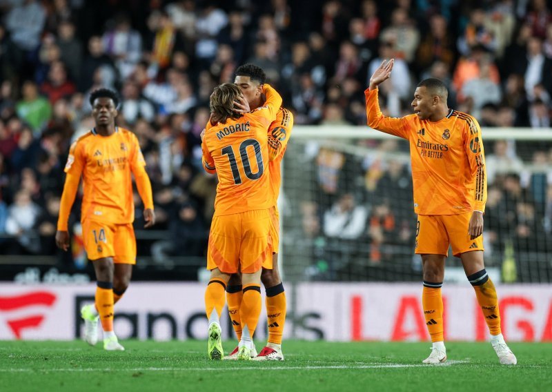 Modrić opet zabio gol, suparnički navijači mu skandirali