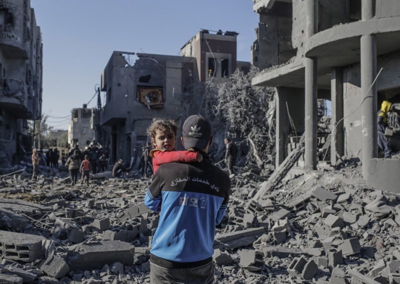 U izraelskim napadima ubijeno najmanje 70 ljudi u Gazi