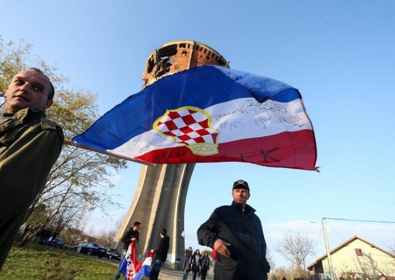 Ne može se poštovati žrtve gradeći domoljubni diznilend