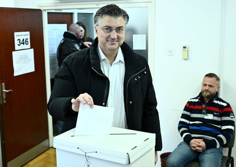 Zagrebački GIP: 'Nije istina da zbog Plenkovića slabije pokretni birači ne mogu do birališta'