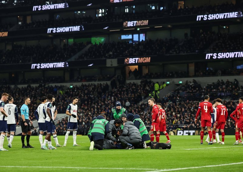 Igrač Tottenhama se srušio na utakmici protiv Liverpoola
