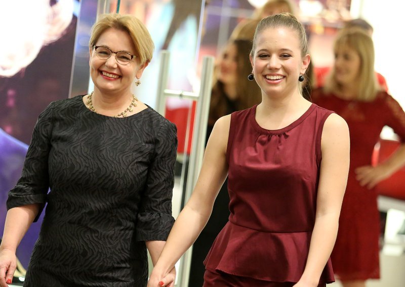 Vitomira Lončar na najljepšem zimovanju: Uživa s kćeri Bugom i unučićem