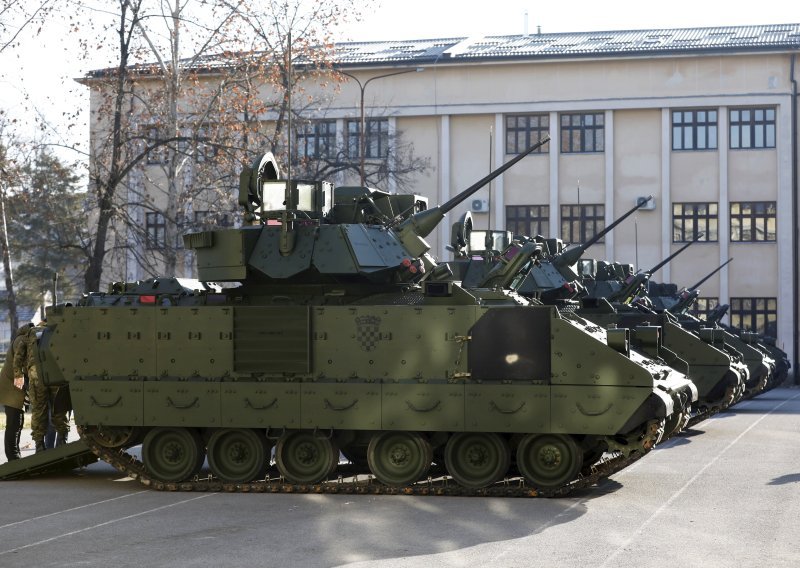 Prvi Bradleyi predani Hrvatskoj vojsci, evo kad stižu sljedeća četiri vozila