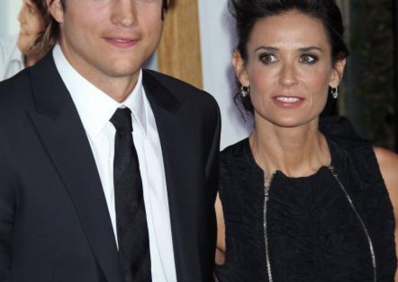 Demi Moore: 'Ashton ima maloga'