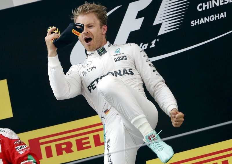 Rosberg pokorio Kinu; loš dan za Hamiltona