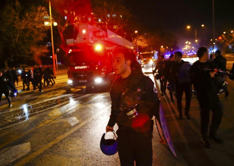 Najmanje 28 mrtvih, mnogo ranjenih u eksploziji u Ankari