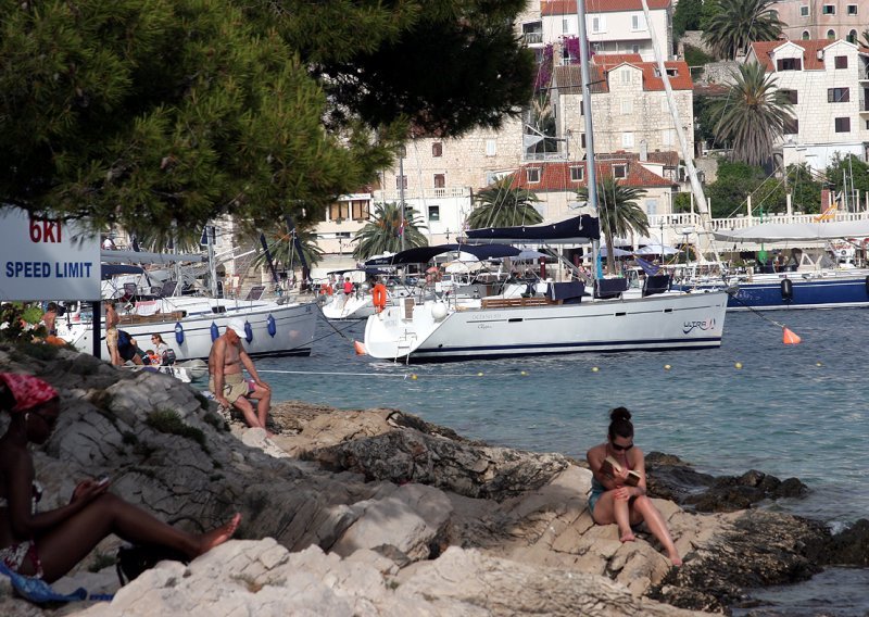 Hvar među top odredištima za ležeran i povoljan odmor