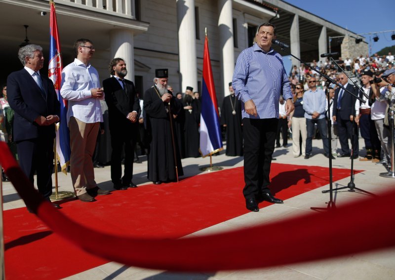 Dodik opako izvrijeđao američkog diplomata