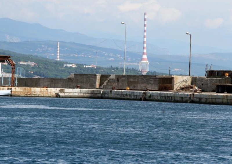 16-godišnjakinja pala s lukobrana i preminula