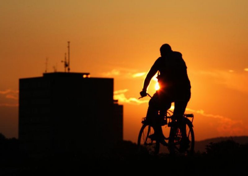 Prešao 20.000 km na biciklu pa mu ga ukrali u Beogradu