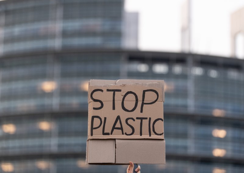 Europarlamentarci suglasni: Moramo nastaviti borbu protiv onečišćenja plastikom
