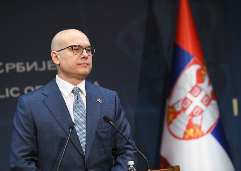 Srbijanski premijer podnio ostavku: 'Sve je ovo podlo smišljeno iz inozemstva'