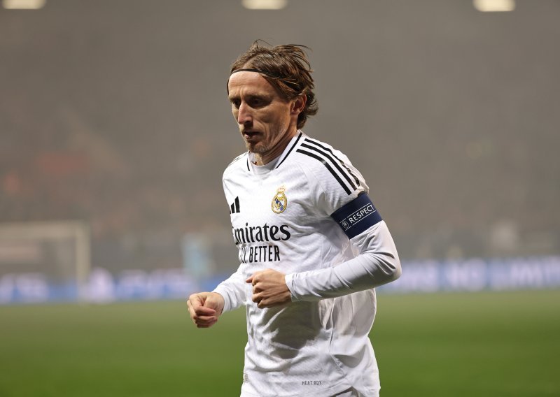 Luka Modrić doživio ovacije navijača Bresta, Ancelottijev komentar je šlag na tortu