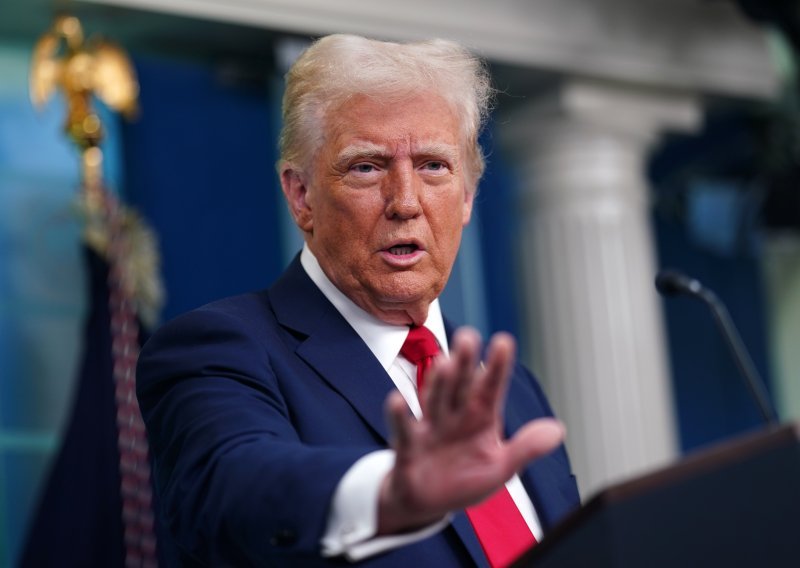 Trump: Prekidamo financiranje Južne Afrike