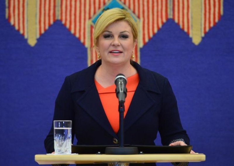 Grabar-Kitarović: Neka Sabor počne s radom 3. prosinca!