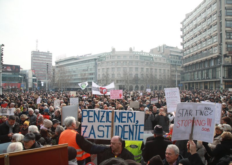 Beogradski umirovljenici masovno podržali studente: Bejbi bumeri su s vama. Ovako više ne može!