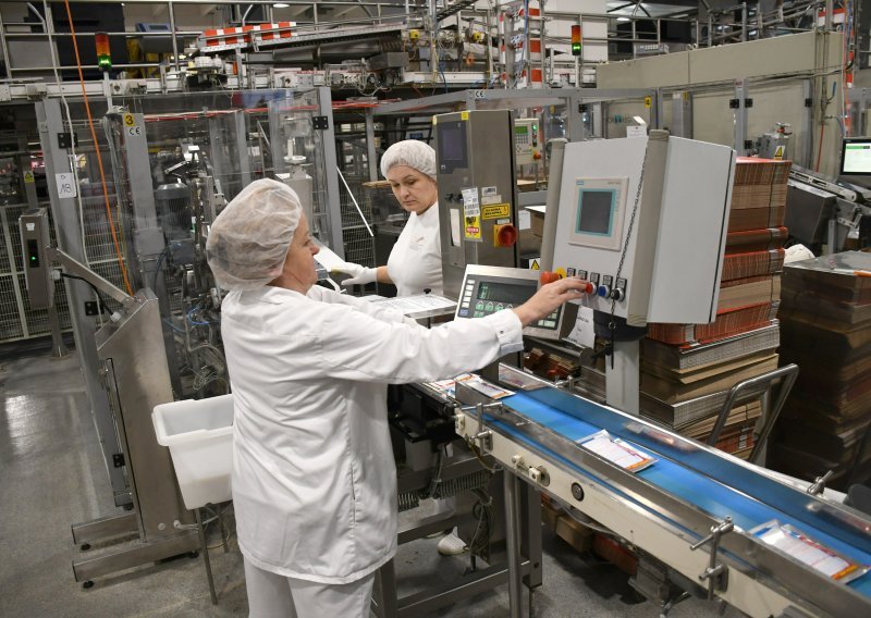Promet domaće industrije porastao, ali je pala prodaja robe za široku potrošnju