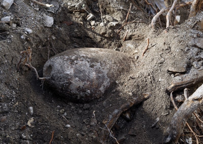 U polju pronašao bombu iz II.svjetskog rata