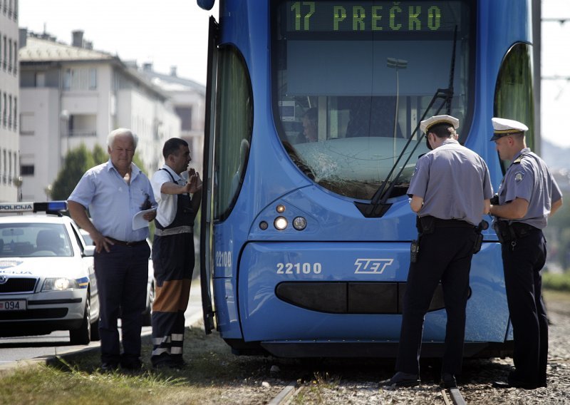 Tramvaj naletio na pješaka