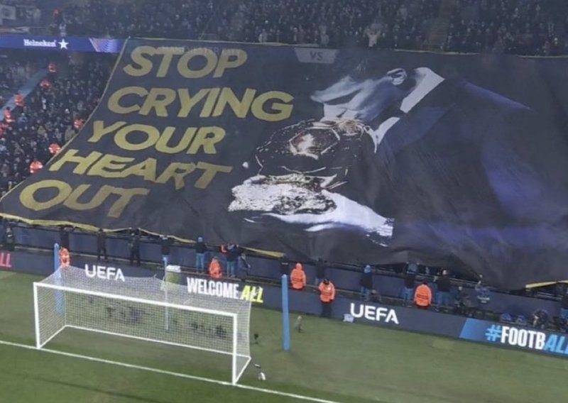 Navijači Manchester Cityja dočekali su Viniciusa posebnim transparentom: Prestani cmizdriti!