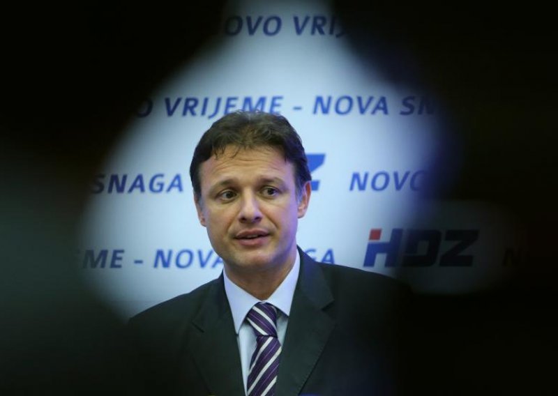 HDZ proziva: Josipovićevi prijatelji pozivaju na linč!