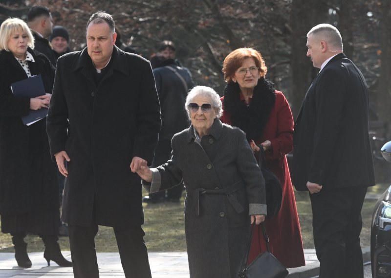 Na inauguraciju stigla i 101-godišnja partizanka