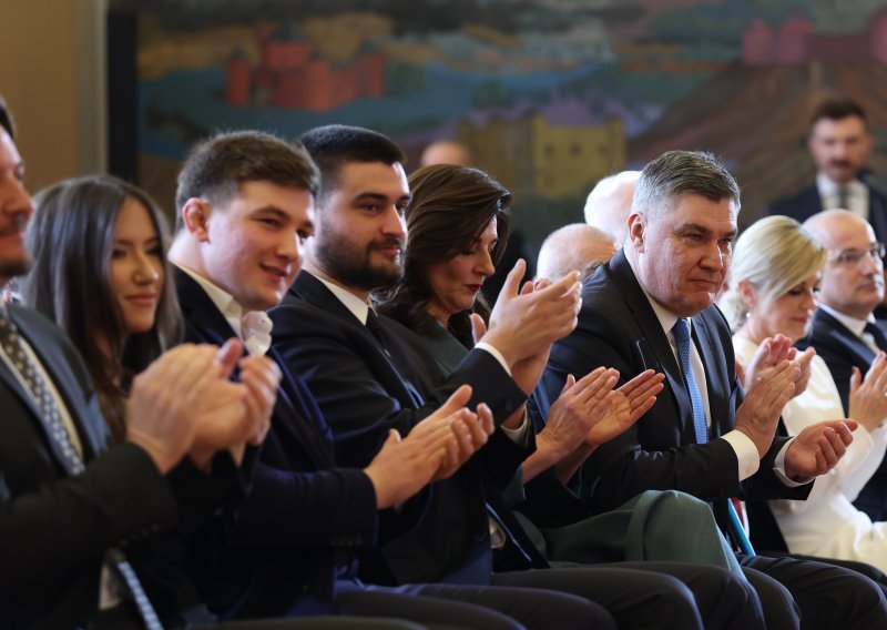 Uz Milanovićeve sinove, sjedila je nećakinja Maša, kći predsjednikovog pokojnog brata Krešimira