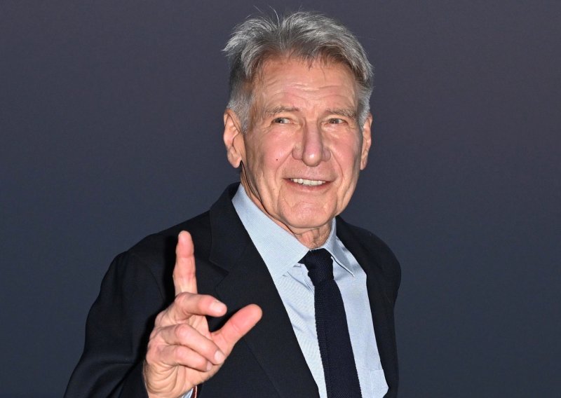 Harrison Ford skinuo majicu na snimanju: 'Dajte mi 10 minuta za sklekove'