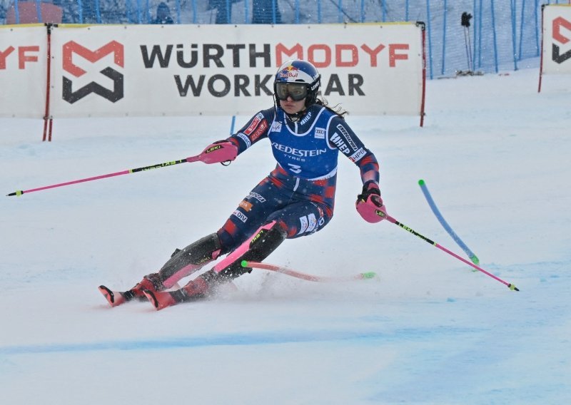Pogledajte Zrinkinu vožnju koja je oduševila komentatora: Uragan, tornado, cunami...