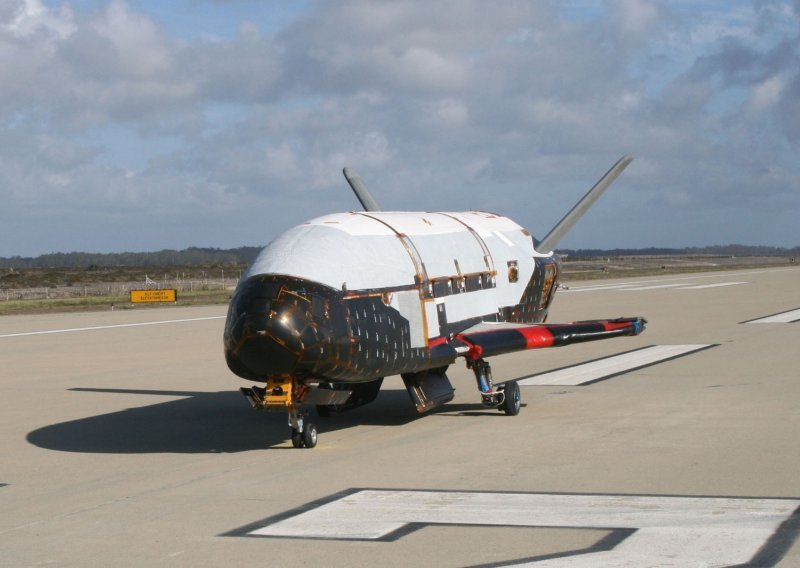 Uspješno sletjela tajna mini svemirska letjelica X-37B