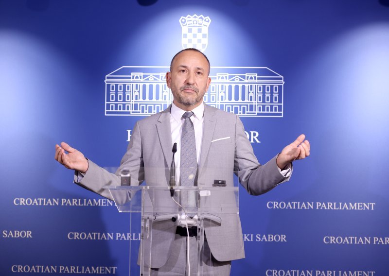 Zekanović o Dabri: Žao mi ga je. Sutra ću glasati za ono što je u praksi - skidanje imuniteta'