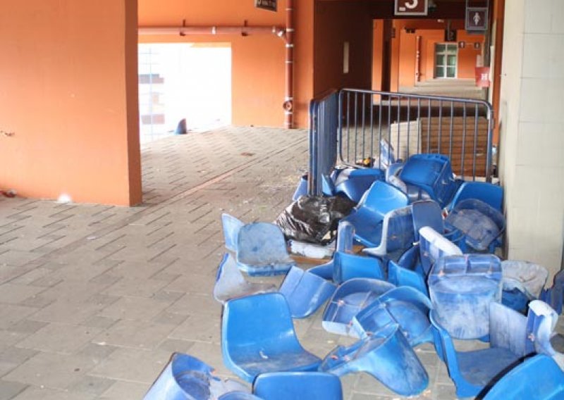 Huligani uništili 3000 stolica za Montpellierov stadion