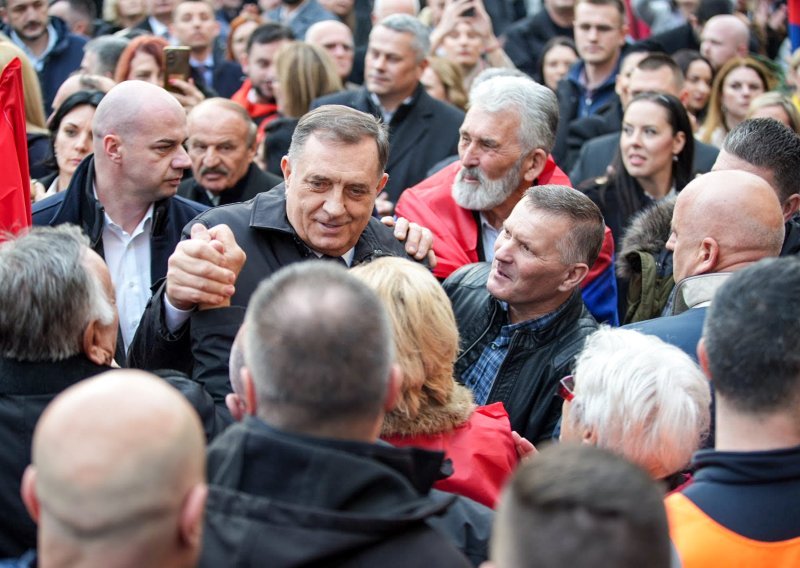Kriza u BiH se zaoštrava, Dodik potpisao sporne zakone