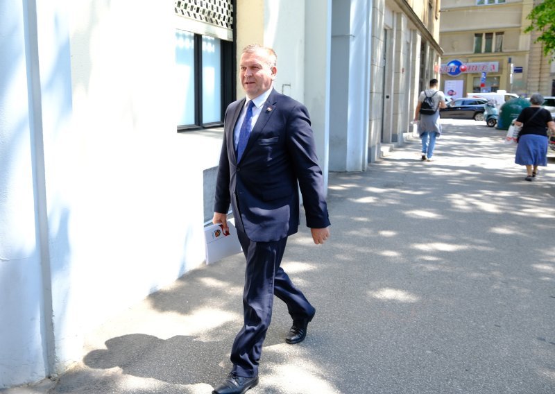 Stričak čelniku Varaždina: 'Gospodine Bosilj, u laži su kratke noge, koga štitite'