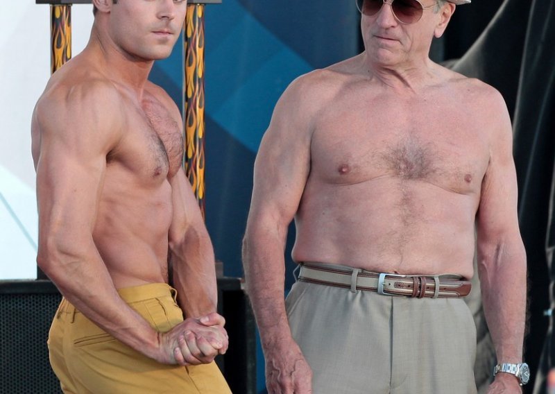 Robert De Niro i Zac Efron 'fleksali' pred publikom