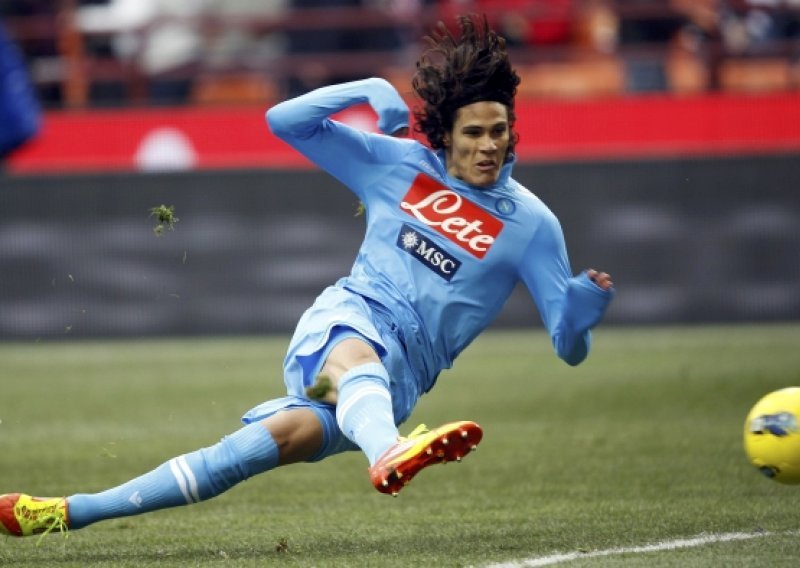 Chelsea bi Cavanija, Napoli ne zanima Torres već samo lova