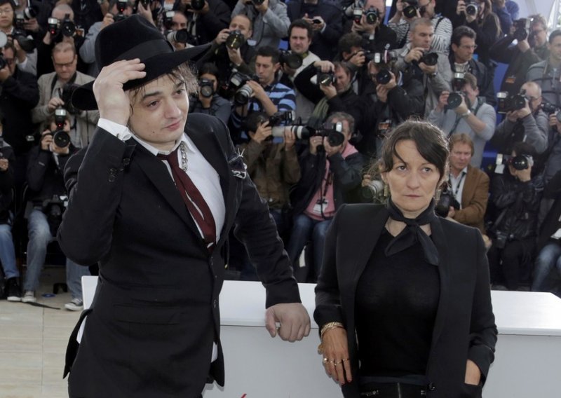 Pete Doherty svojim ponašanjem sablaznio sve u Cannesu