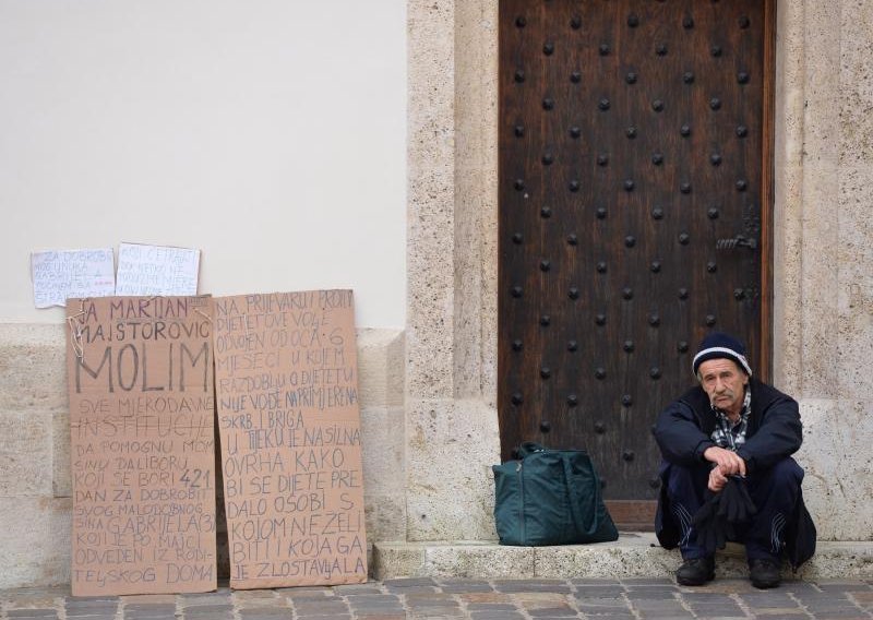 'Gotovo je, uzeli su mi sina, otrgnuli su ga od mene'