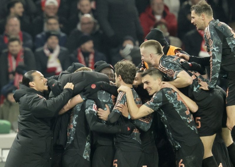 Bayern krupnim koracima grabi prema naslovu prvaka, a u Stuttgartu nije dobro počelo
