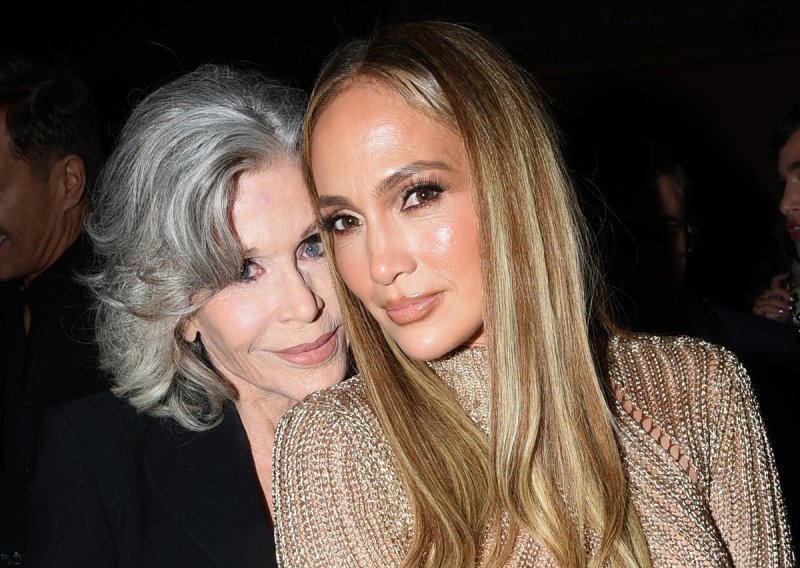 Svekrva i snaha: Jennifer Lopez u zagrljaju Jane Fonde