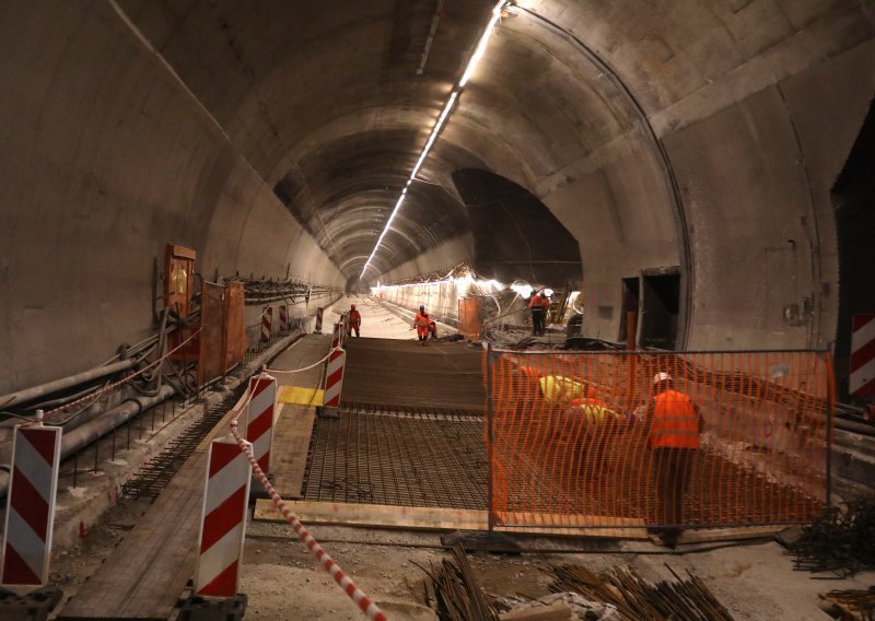 VIDEO Obišli smo radove u tunelu Učka. Radi se u tri smjene, a evo za koliko će skratiti put od Zagreba do Pule
