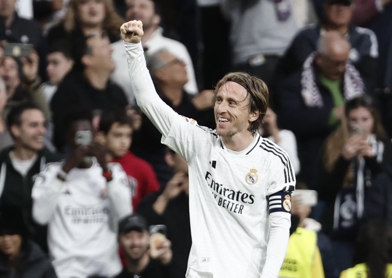 Modrić odigrao derbi bez pogrešnog dodavanja, Španjolci mu se dive: 'Magistarski rad zadarskog genijalca'