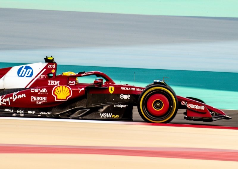 Hamilton u Ferrariju srušio rekord staze i izborio sprint pole position: 'U šoku sam!'