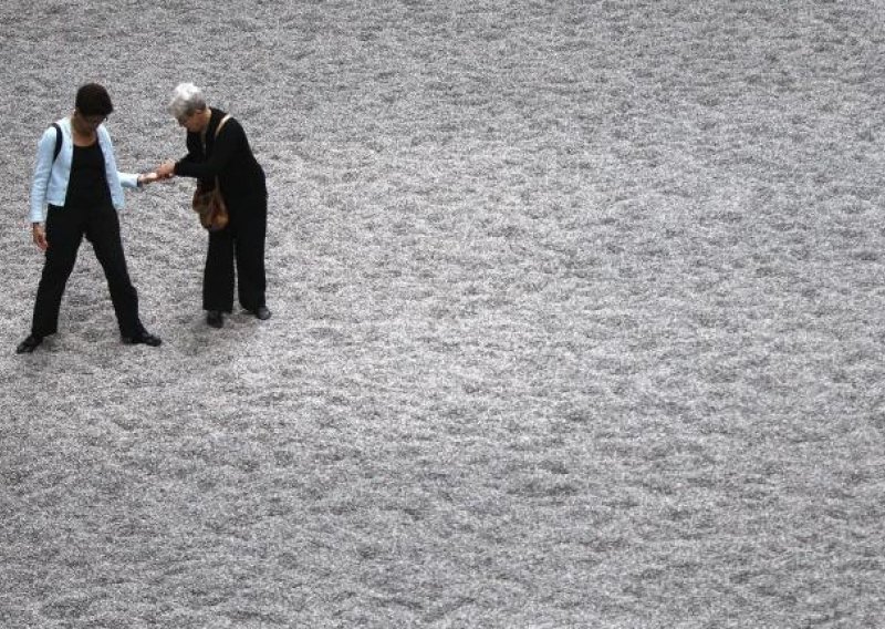 Stotinu kilograma porculanskih sjemenki na aukciji