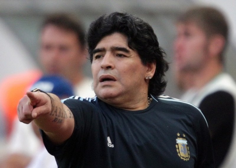 Počinje suđenje optuženima za Maradoninu smrt