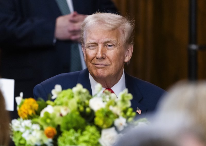 Trump reže Glas Amerike i još šest agencija; evo tko se našao na popisu