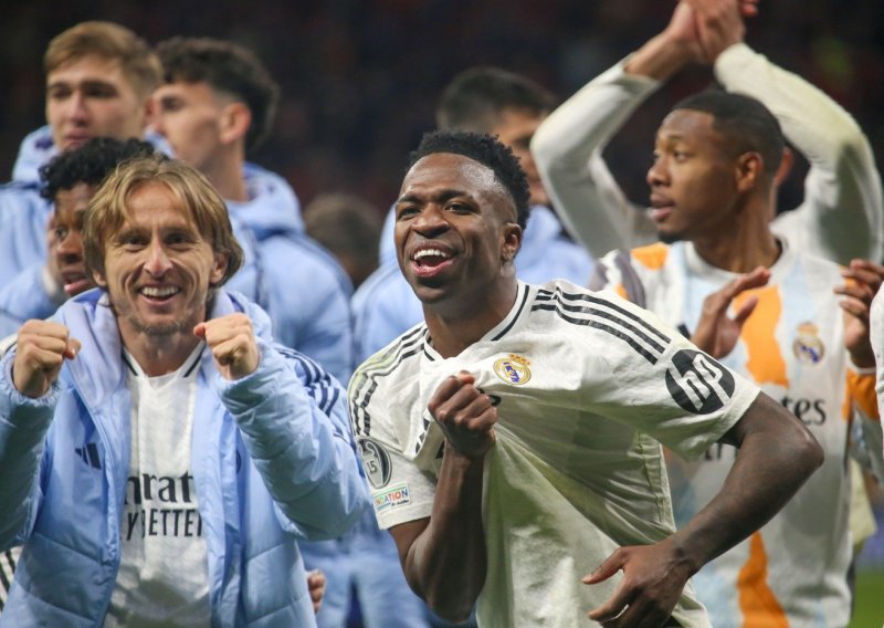 Scena za pamćenje na Atleticovom stadionu; Modrić je ugledao jednog navijača...